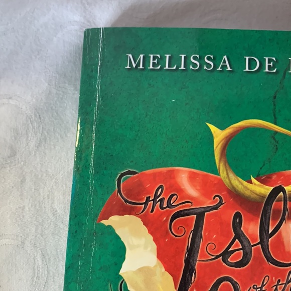 The Descendants Novels The Isle of the Lost 3 Book Series - Picture 4 of 8